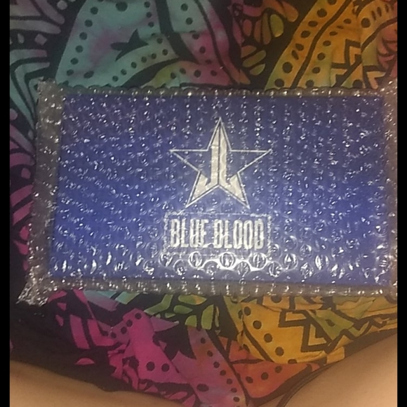 Jeffree Star blue blood pallet